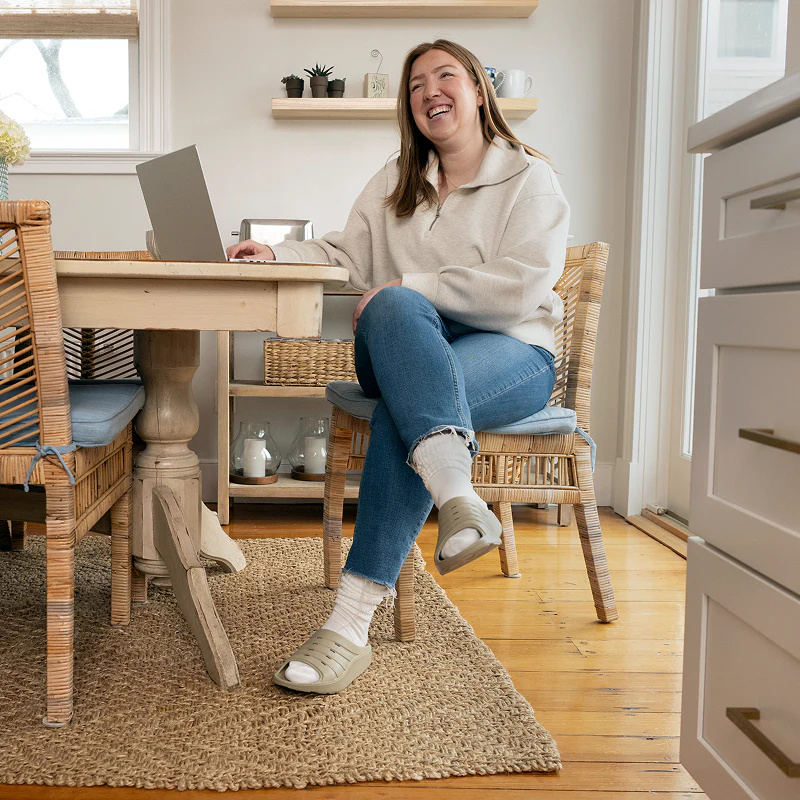 Recovery Slide, Roasted Oolong Tan