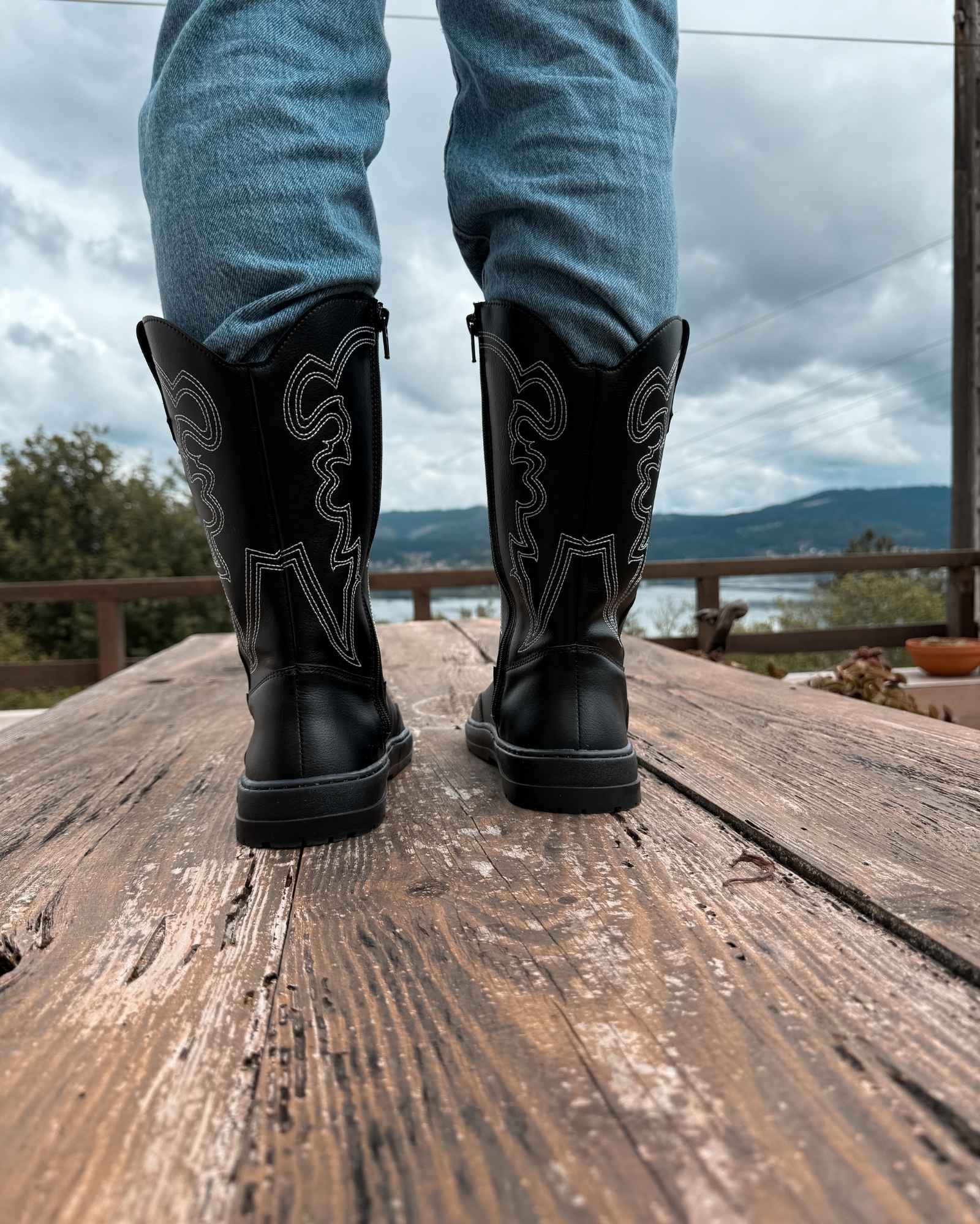 Black Cowboy Barefoot Boots - Dallas